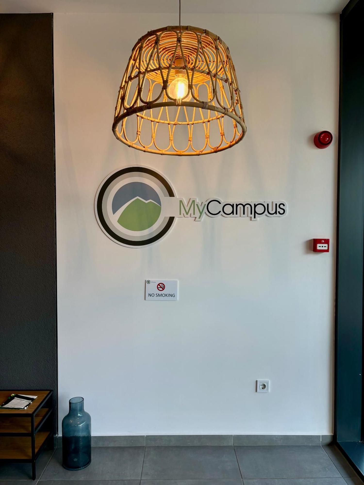 Mycampus Unwe Studentski Mountain Views Modern Kitchen Equipment Szófia Kültér fotó