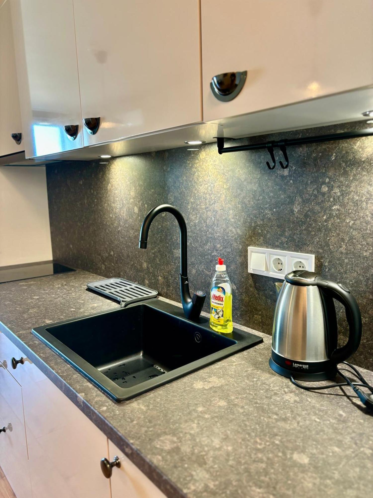 Mycampus Unwe Studentski Mountain Views Modern Kitchen Equipment Szófia Kültér fotó